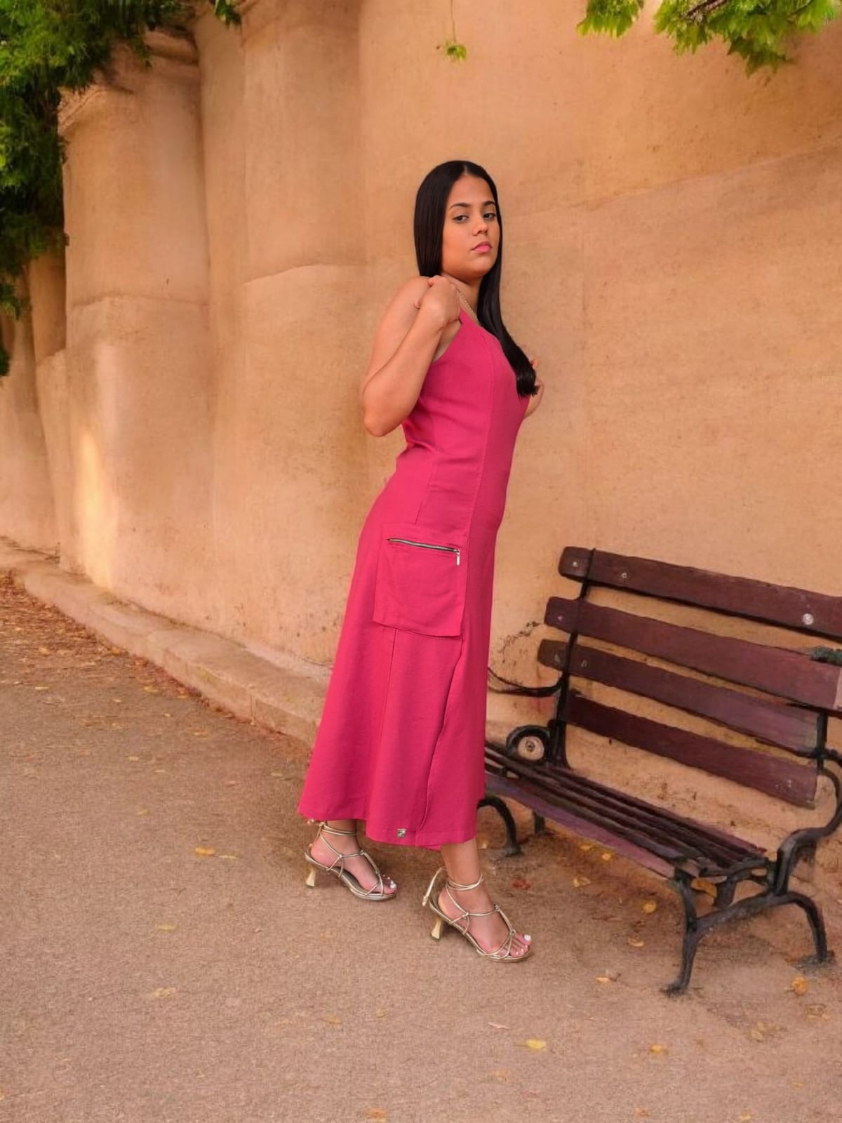 VESTIDO LONGO COM ZIPER NOS BOLSOSE COSTAS (PLANO KIKI)