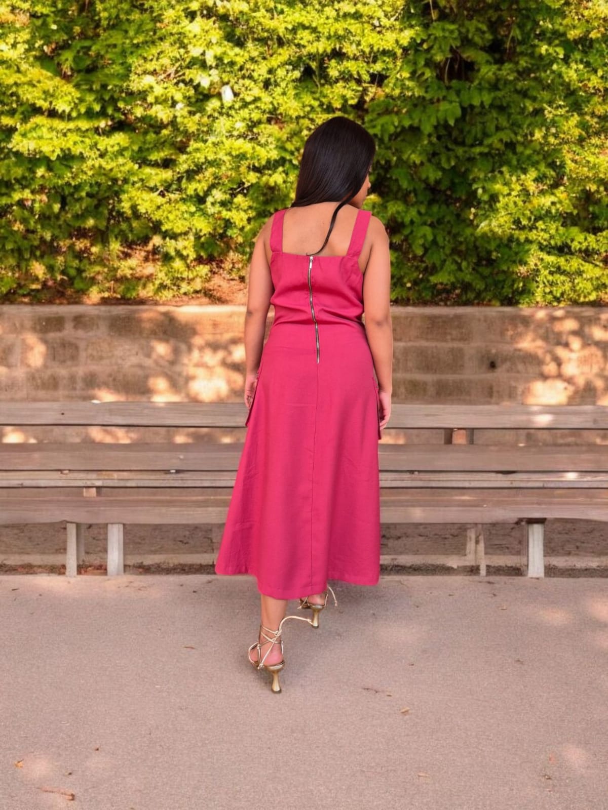 VESTIDO LONGO COM ZIPER NOS BOLSOSE COSTAS (PLANO KIKI)