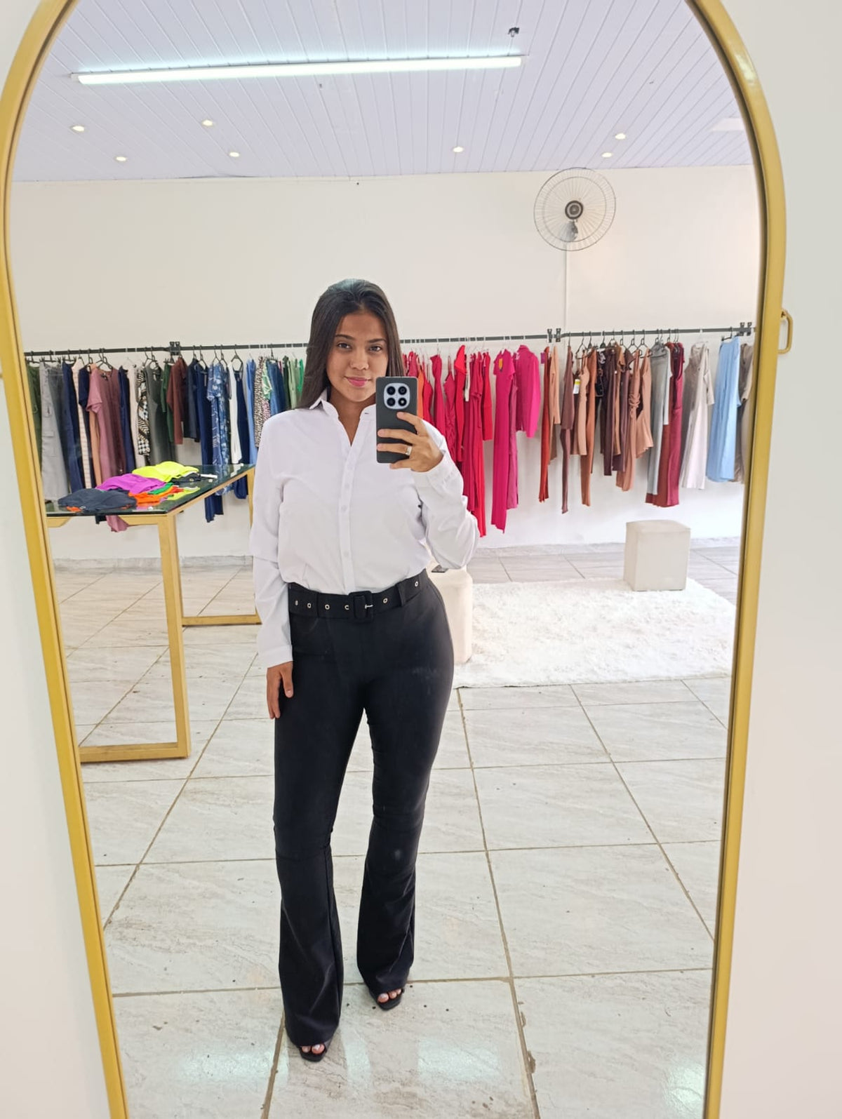Calça Boca de Sino com Cinto Preta