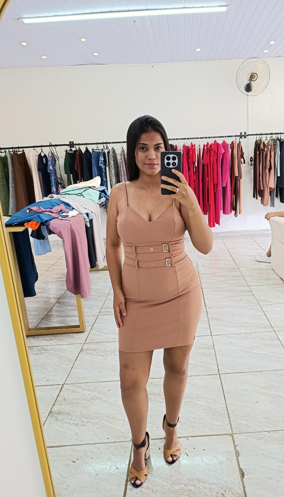 Vestido Nude  – Sofisticação com Conforto