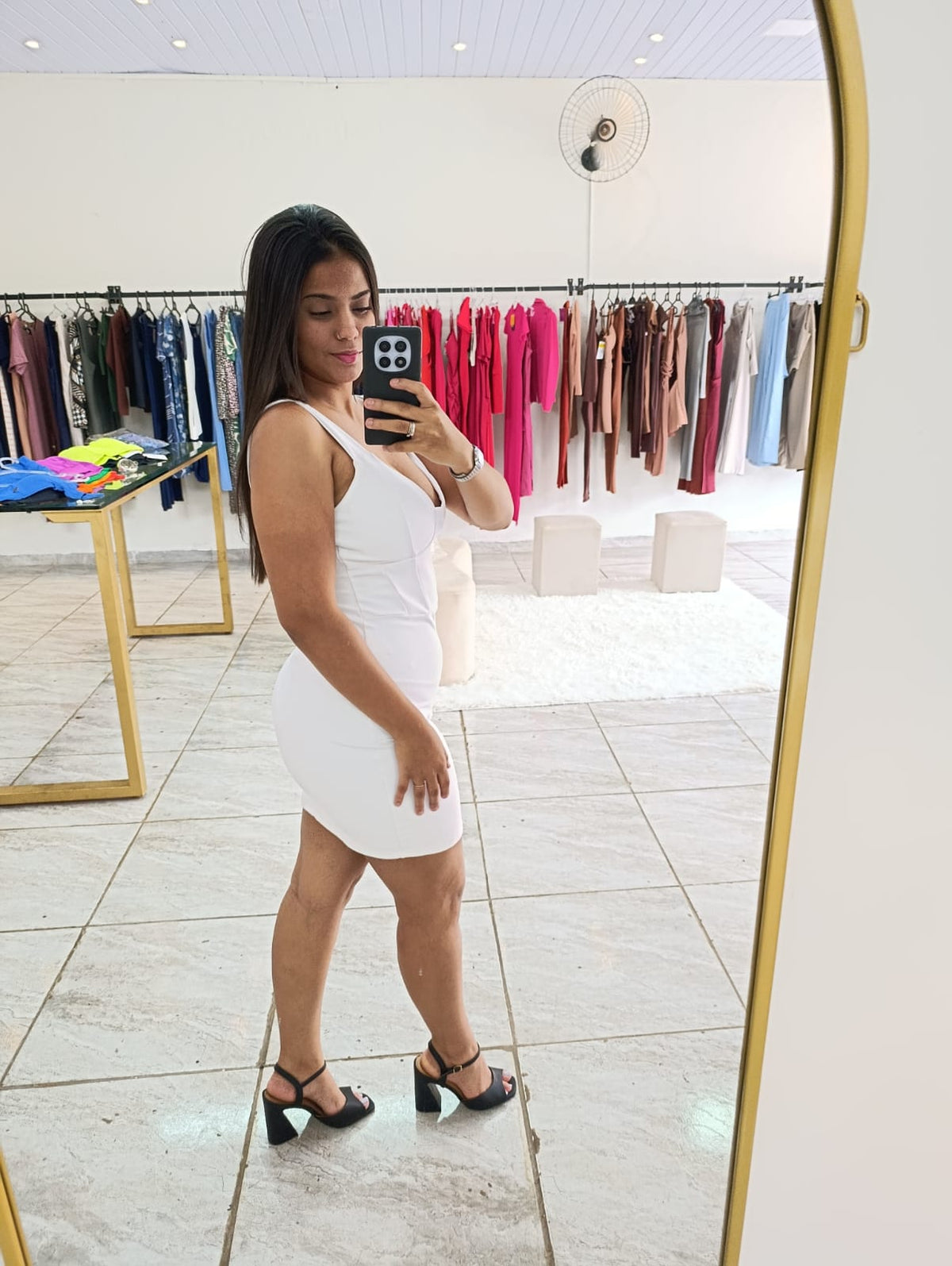Vestido Branco  – Elegância com Conforto