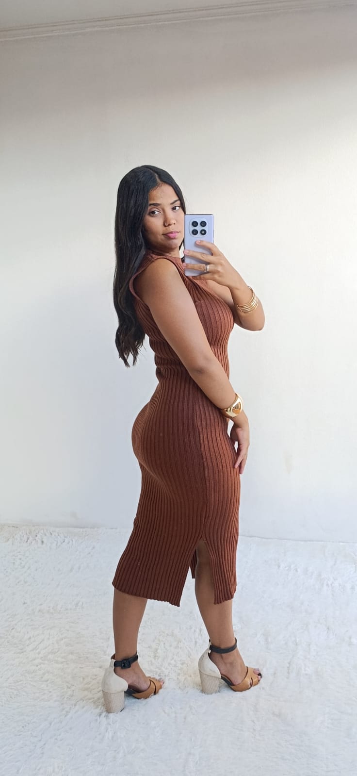 Vestido Midi em Tricô Terracota que Valoriza o Corpo
