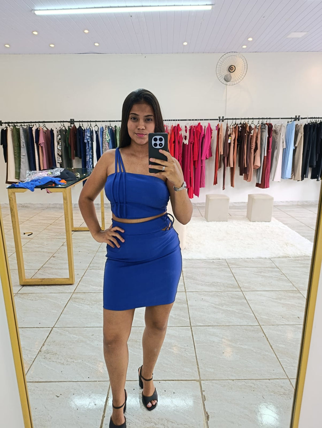 Conjunto Azul Royal  – Impacto e Sofisticação