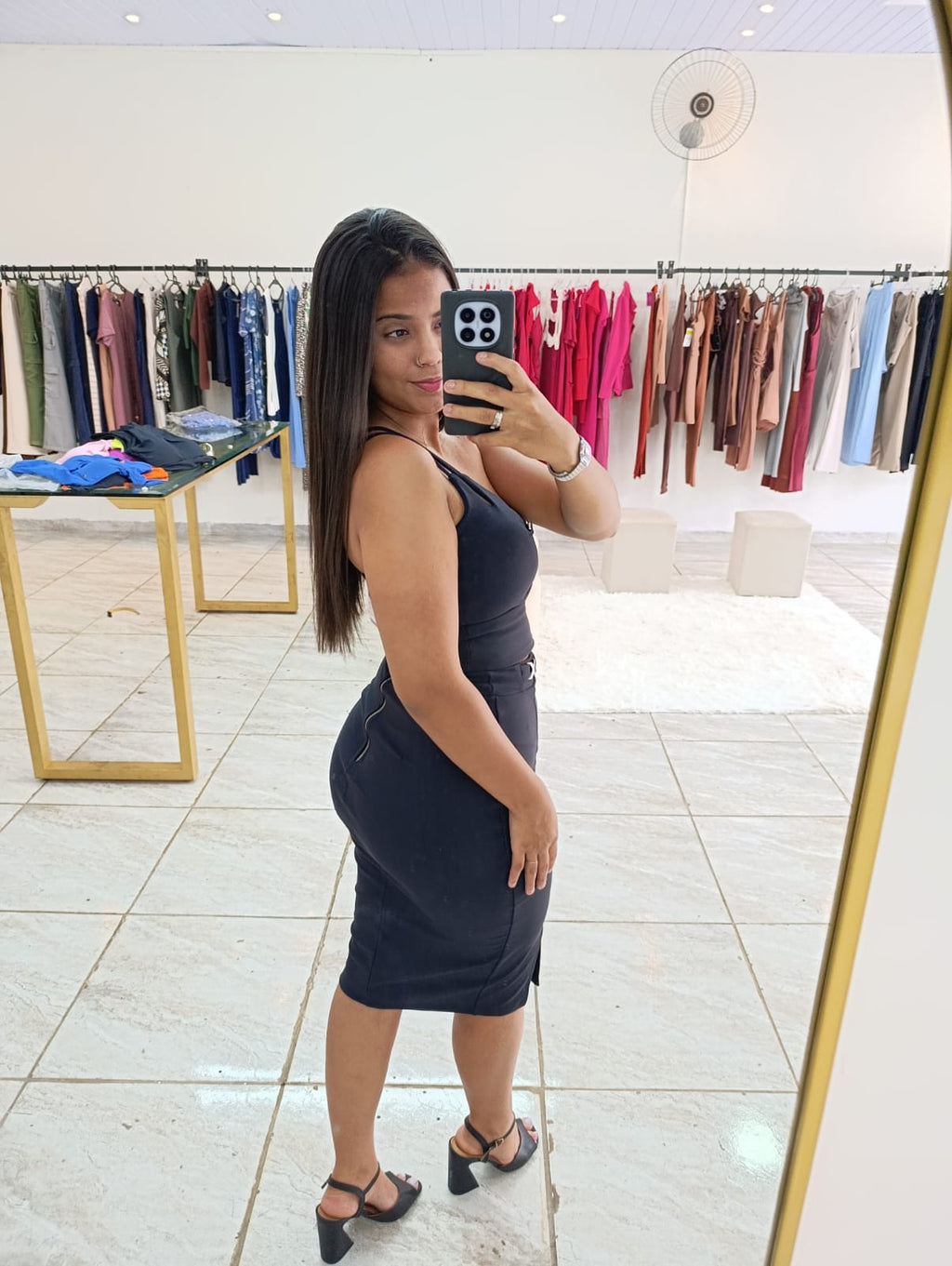 Conjunto Preto – Elegância Atemporal com Conforto