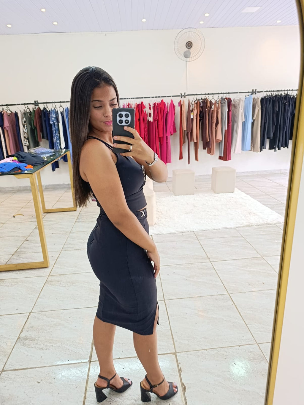 Conjunto Preto – Elegância Atemporal com Conforto